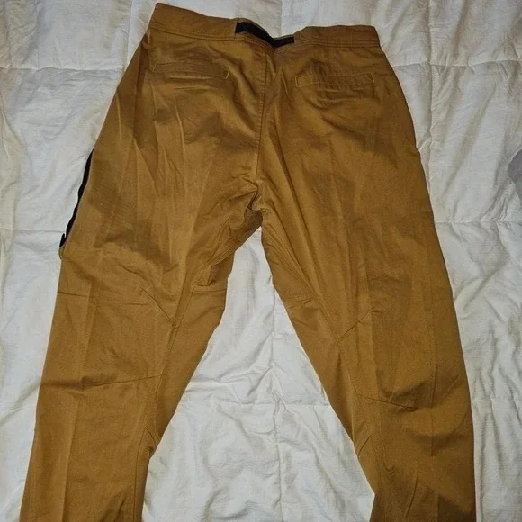 Nike ACG Tan Cargo Pants - Picture 5 of 7